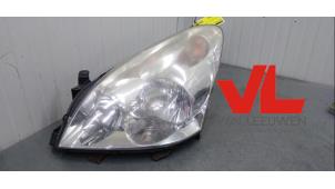 Used Headlight, left Toyota Corolla Verso (R10/11) 2.2 D-4D 16V Cat Clean Power Price € 95,00 Margin scheme offered by Van Leeuwen Auto Onderdelen