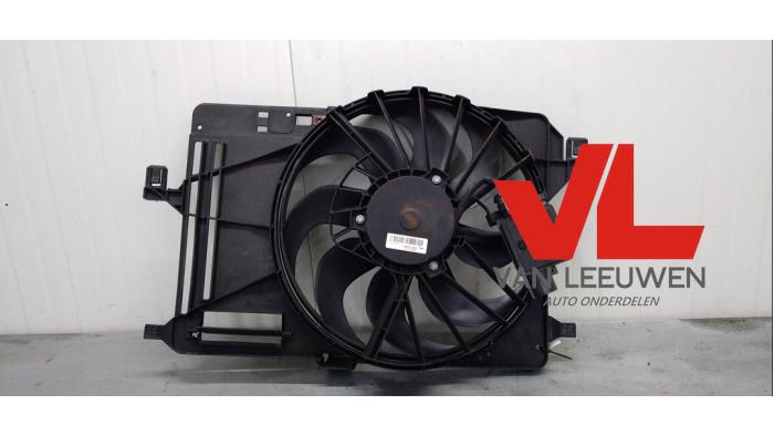 Used Radiator Ford Focus 3 1.0 Ti-VCT EcoBoost 12V 100 Price € 40,00 Margin scheme offered by Van Leeuwen Auto Onderdelen