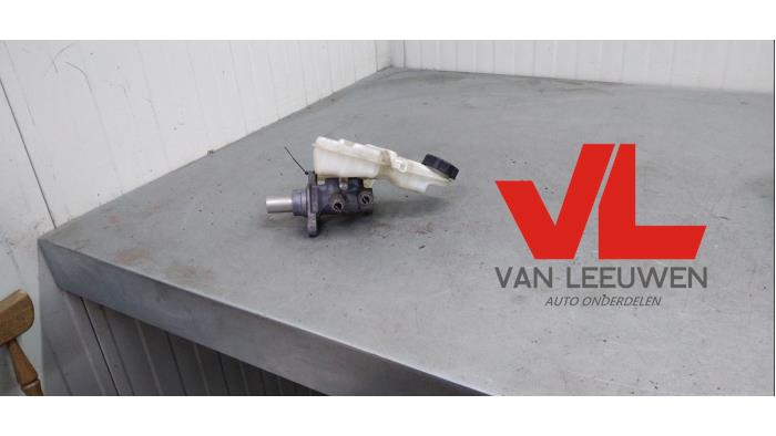 Used Master cylinder Ford Focus 3 1.0 Ti-VCT EcoBoost 12V 100 Price € 20,00 Margin scheme offered by Van Leeuwen Auto Onderdelen