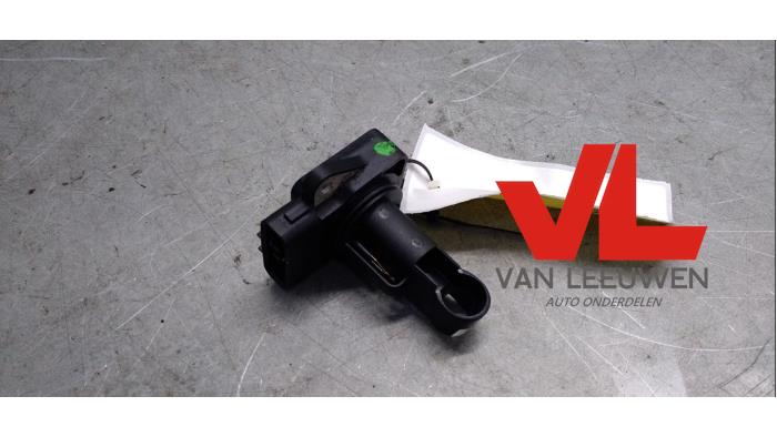 Luftmassenmesser van een Toyota Corolla Verso (R10/11) 2.2 D-4D 16V Cat Clean Power 2005