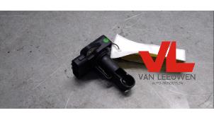 Luftmassenmesser van een Toyota Corolla Verso (R10/11) 2.2 D-4D 16V Cat Clean Power 2005