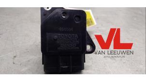 Luftmassenmesser van een Toyota Corolla Verso (R10/11) 2.2 D-4D 16V Cat Clean Power 2005