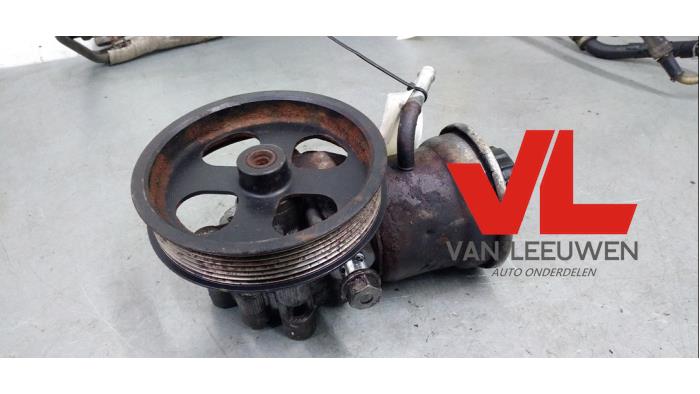 Usagé Pompe de direction Toyota Corolla Verso (R10/11) 2.2 D-4D 16V Cat Clean Power Prix € 40,00 Règlement à la marge proposé par Van Leeuwen Auto Onderdelen