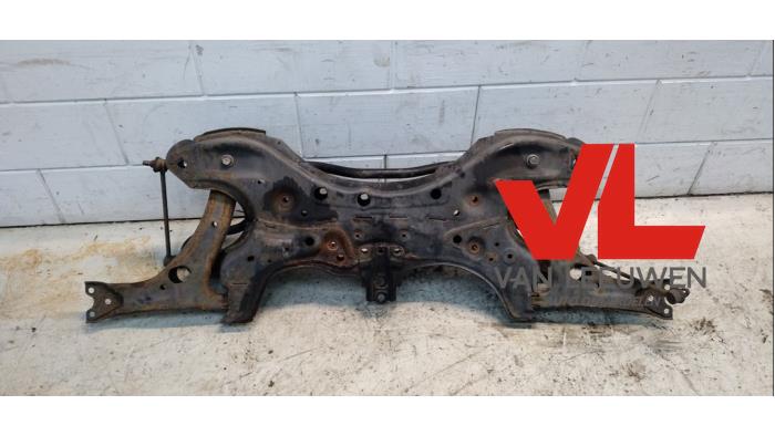 Subframe from a Toyota Corolla Verso (R10/11) 2.2 D-4D 16V Cat Clean Power 2005