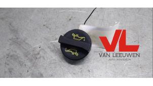 Used Oil cap Ford Focus 2 Wagon 1.6 16V Price € 10,00 Margin scheme offered by Van Leeuwen Auto Onderdelen