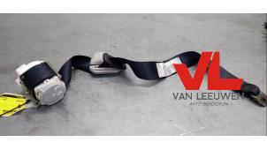 Usagé Ceinture de sécurité arrière gauche Toyota Corolla Verso (R10/11) 2.2 D-4D 16V Cat Clean Power Prix € 25,00 Règlement à la marge proposé par Van Leeuwen Auto Onderdelen