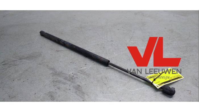 Rear gas strut, right from a Toyota Corolla Verso (R10/11) 2.2 D-4D 16V Cat Clean Power 2005