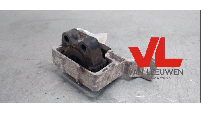 Used Engine mount Ford Focus 2 Wagon 1.6 16V Price € 12,00 Margin scheme offered by Van Leeuwen Auto Onderdelen