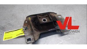 Engine mount from a Ford Focus 2 Wagon 1.6 16V 2008