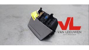 Usagé Compartiment de rangement Ford Focus 2 Wagon 1.6 16V Prix € 15,00 Règlement à la marge proposé par Van Leeuwen Auto Onderdelen