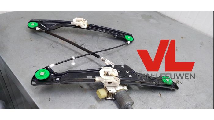 Door window regulator with motor