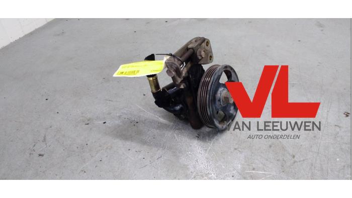 Power steering pump from a Renault Espace (JK) 3.5 V6 24V Grand Espace 2003