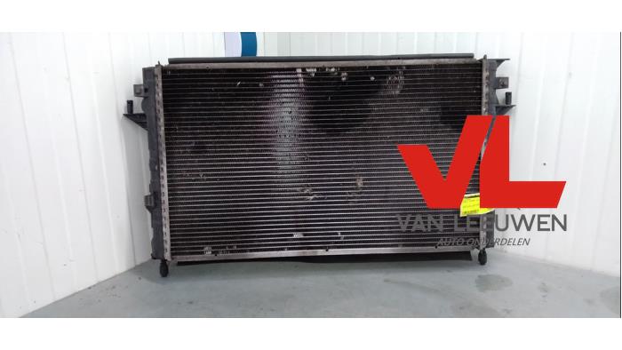 Usagé Radiateur Renault Espace (JK) 3.5 V6 24V Grand Espace Prix € 70,00 Règlement à la marge proposé par Van Leeuwen Auto Onderdelen