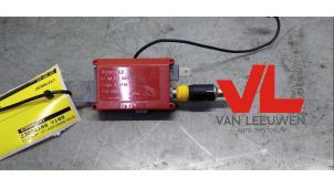 Used Antenna Amplifier Renault Espace (JK) 3.5 V6 24V Grand Espace Price € 30,00 Margin scheme offered by Van Leeuwen Auto Onderdelen