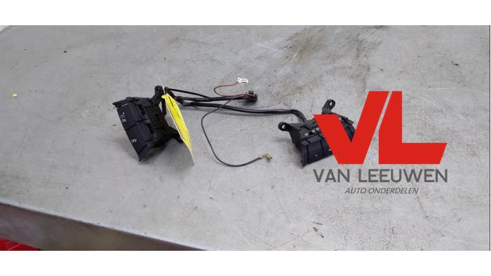 Usagé Régulateur de vitesse Ford Focus C-Max 1.8 16V Prix € 34,00 Règlement à la marge proposé par Van Leeuwen Auto Onderdelen