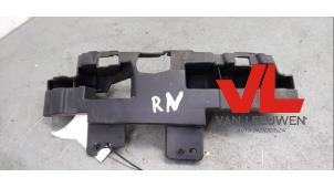 Used Front bumper bracket, right Ford Focus C-Max 1.8 16V Price € 15,00 Margin scheme offered by Van Leeuwen Auto Onderdelen
