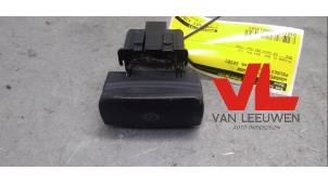Used Parking brake switch Peugeot 3008 I (0U/HU) 1.6 VTI 16V Price € 65,00 Margin scheme offered by Van Leeuwen Auto Onderdelen
