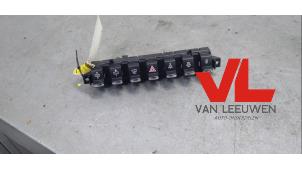 Used Panic lighting switch Peugeot 3008 I (0U/HU) 1.6 VTI 16V Price € 20,00 Margin scheme offered by Van Leeuwen Auto Onderdelen