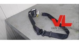 Used Front seatbelt, left Fiat Doblo Cargo (263) 1.3 MJ 16V Euro 4 Price € 78,65 Inclusive VAT offered by Van Leeuwen Auto Onderdelen