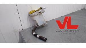 Used Power steering fluid reservoir Fiat Doblo Cargo (263) 1.3 MJ 16V Euro 4 Price € 12,10 Inclusive VAT offered by Van Leeuwen Auto Onderdelen