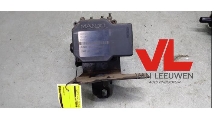Begagnade ABS-pump Kia Rio (DC22/24) 1.5 16V Pris € 22,50 Marginaltabell erbjuds av Van Leeuwen Auto Onderdelen