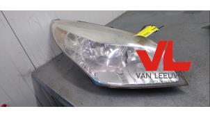 Used Headlight, right Renault Megane III Berline (BZ) 1.4 16V TCe 130 Price € 125,00 Margin scheme offered by Van Leeuwen Auto Onderdelen