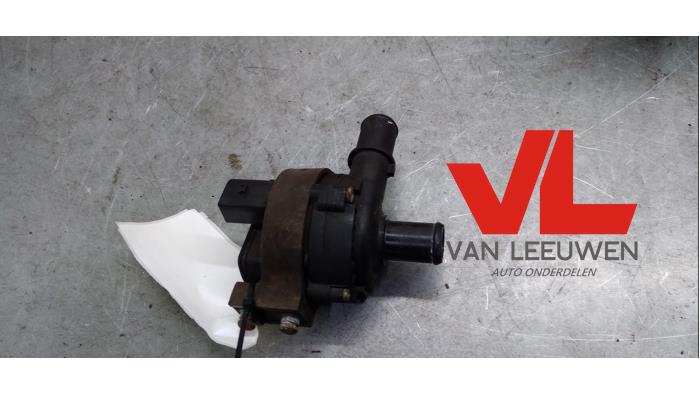 Usagé Pompe à eau Renault Megane III Berline (BZ) 1.4 16V TCe 130 Prix € 15,00 Règlement à la marge proposé par Van Leeuwen Auto Onderdelen