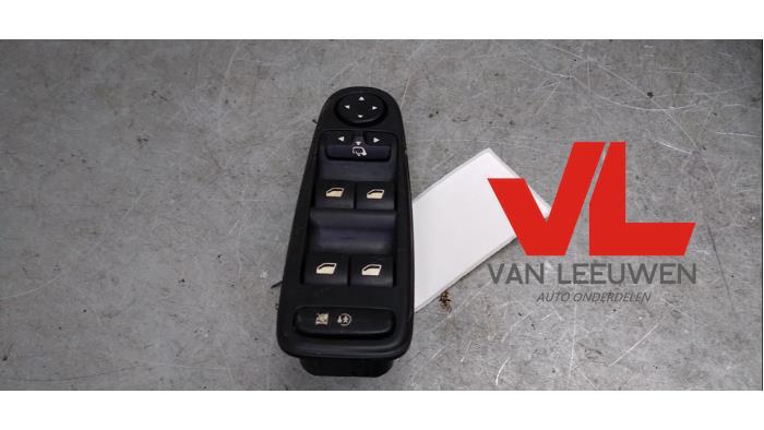 Usados Interruptor combinado de ventanillas Citroen C4 Grand Picasso (UA) 2.0 16V Autom. Precio € 24,00 Norma de margen ofrecido por Van Leeuwen Auto Onderdelen