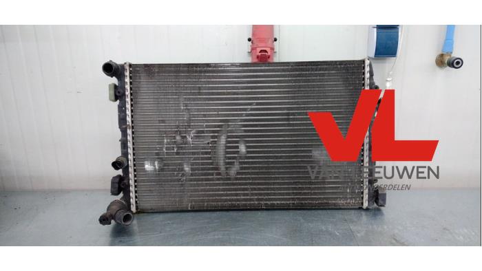 Usagé Radiateur Volkswagen Polo IV (9N1/2/3) 1.4 TDI 70 Prix € 12,00 Règlement à la marge proposé par Van Leeuwen Auto Onderdelen