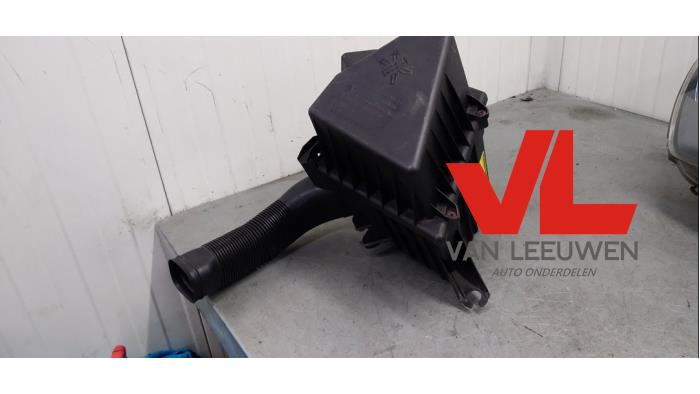 Gebrauchte Luftfiltergehäuse Volkswagen Polo IV (9N1/2/3) 1.4 TDI 70 Preis € 12,00 Margenregelung angeboten von Van Leeuwen Auto Onderdelen