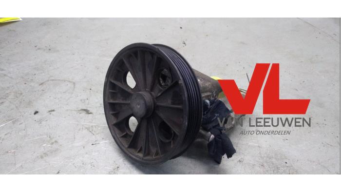 Usagé Pompe de direction Volvo V40 (VW) 2.0 16V Prix € 28,00 Règlement à la marge proposé par Van Leeuwen Auto Onderdelen