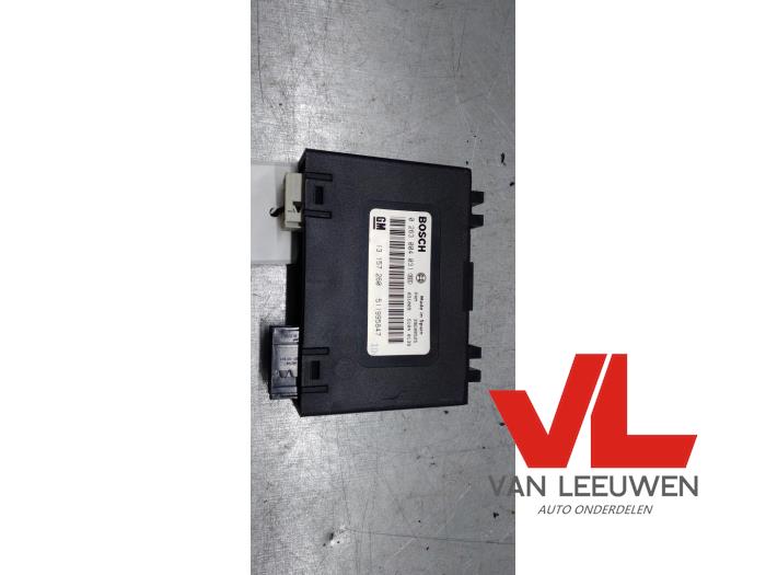 Begagnade PDC-modul Opel Vectra C GTS 2.2 16V Pris € 16,00 Marginaltabell erbjuds av Van Leeuwen Auto Onderdelen