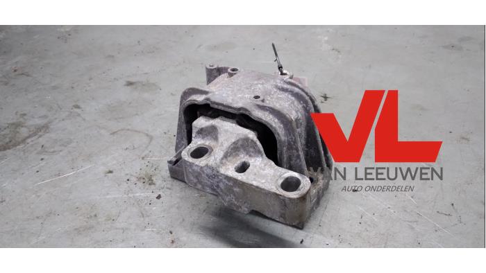 Usagé Support moteur Volkswagen Passat Variant (3C5) 2.0 FSI 16V Prix € 12,00 Règlement à la marge proposé par Van Leeuwen Auto Onderdelen