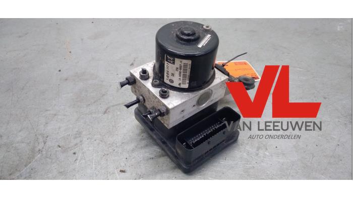 Gebrauchte ABS Pumpe Volkswagen Golf IV Variant (1J5) 1.6 Preis € 15,00 Margenregelung angeboten von Van Leeuwen Auto Onderdelen