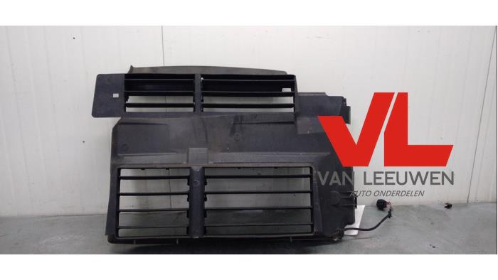 Begagnade Lufttratt Ford Focus 3 1.0 Ti-VCT EcoBoost 12V 100 Pris € 40,00 Marginaltabell erbjuds av Van Leeuwen Auto Onderdelen