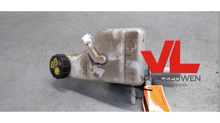 Used Master cylinder Ford Focus 3 1.0 Ti-VCT EcoBoost 12V 100 Price € 12,00 Margin scheme offered by Van Leeuwen Auto Onderdelen