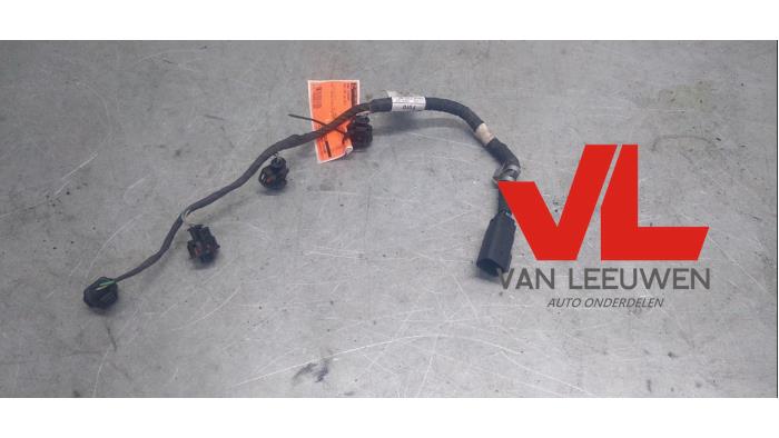 Fuel injector wires