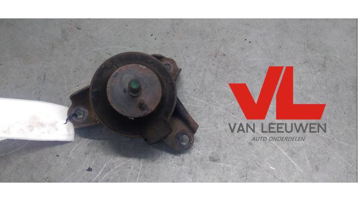 Used Engine mount Kia Sportage (JE) 2.0 CVVT 16V 4x2 Price € 16,00 Margin scheme offered by Van Leeuwen Auto Onderdelen