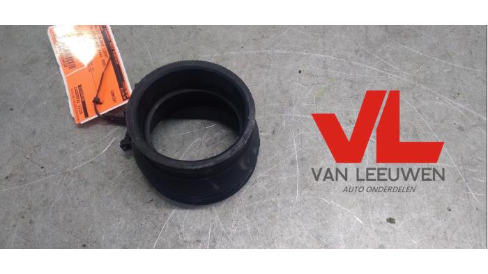 Begagnade Luftintagsslang Kia Sportage (JE) 2.0 CVVT 16V 4x2 Pris € 12,00 Marginaltabell erbjuds av Van Leeuwen Auto Onderdelen