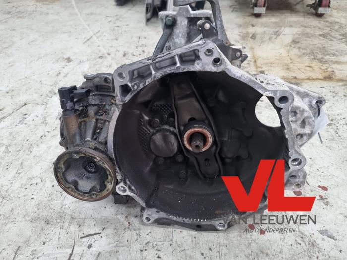 Usagé Boîte de vitesse Volkswagen New Beetle (9C1/9G1) 1.6 Prix € 180,00 Règlement à la marge proposé par Van Leeuwen Auto Onderdelen