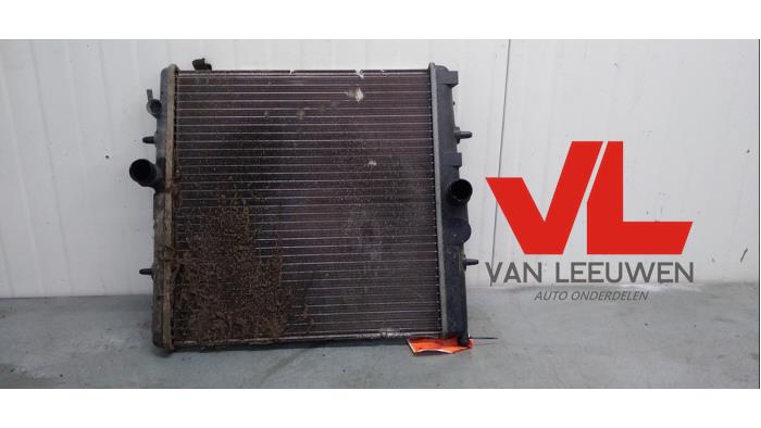 Used Radiator Peugeot 206 (2A/C/H/J/S) 1.1 XN,XR Price € 25,00 Margin scheme offered by Van Leeuwen Auto Onderdelen