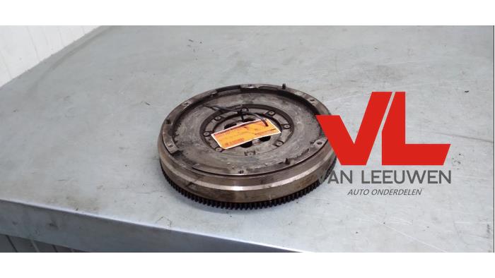 Dual mass flywheel