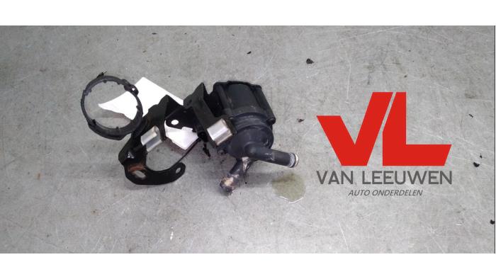 Begagnade Extra vattenpump Peugeot 5008 I (0A/0E) 1.6 THP 16V Pris € 40,00 Marginaltabell erbjuds av Van Leeuwen Auto Onderdelen