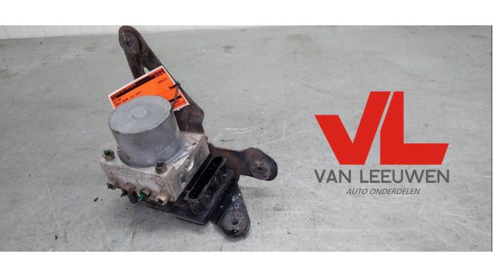 Begagnade ABS-pump Renault Megane II (BM/CM) 1.6 16V Pris € 40,00 Marginaltabell erbjuds av Van Leeuwen Auto Onderdelen