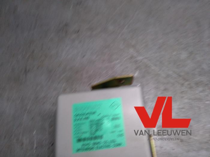 Used Power steering computer Renault Clio II (BB/CB) 1.6 16V Price € 40,00 Margin scheme offered by Van Leeuwen Auto Onderdelen
