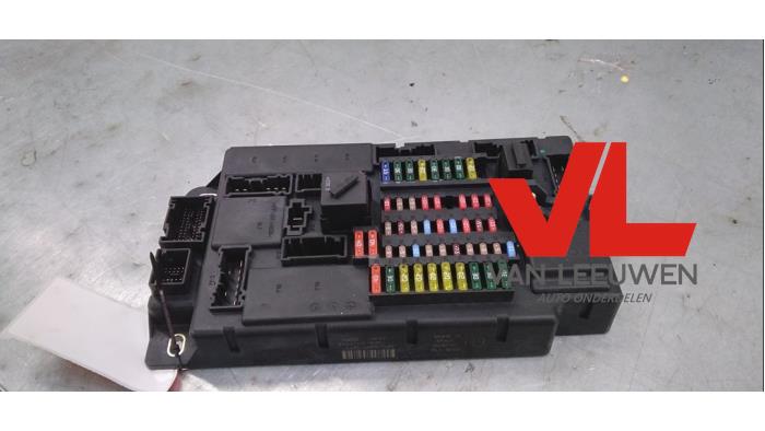 Fuse box Mini Mini 1.6 16V Cooper S - 10681810