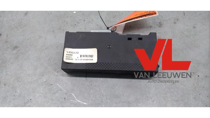 Usagé Module navigation Volvo XC90 I 2.5 T 20V Prix € 30,00 Règlement à la marge proposé par Van Leeuwen Auto Onderdelen