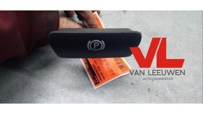 Handbrake lever assembly
