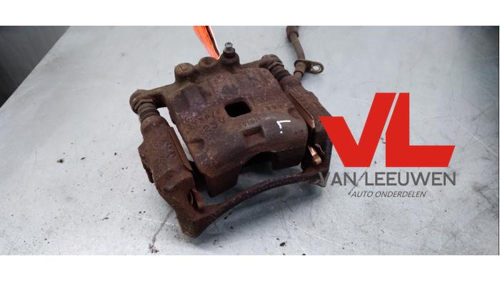 Gebrauchte Bremszange links vorne Ford Fiesta 6 (JA8) 1.0 Ti-VCT 12V 65 Preis € 20,00 Margenregelung angeboten von Van Leeuwen Auto Onderdelen