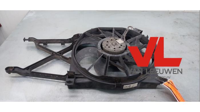 Używane Wentylator Opel Astra H SW (L35) 1.6 16V Twinport Cena € 15,00 Procedura marży oferowane przez Van Leeuwen Auto Onderdelen